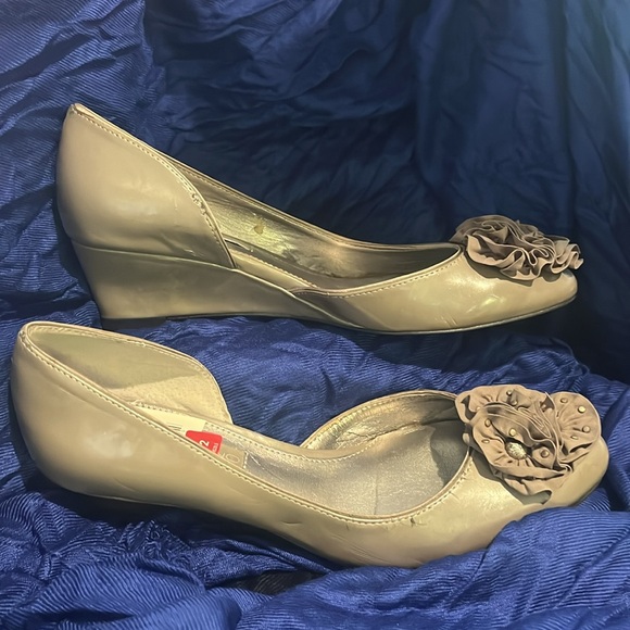 Bandolino Dressy Wedge - Picture 3 of 4